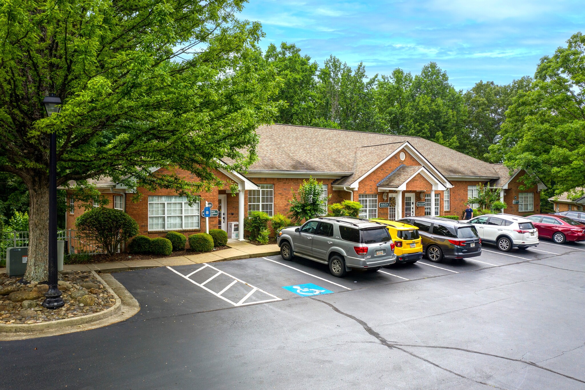 401-413 Creekstone Rdg, Woodstock, GA for Sale