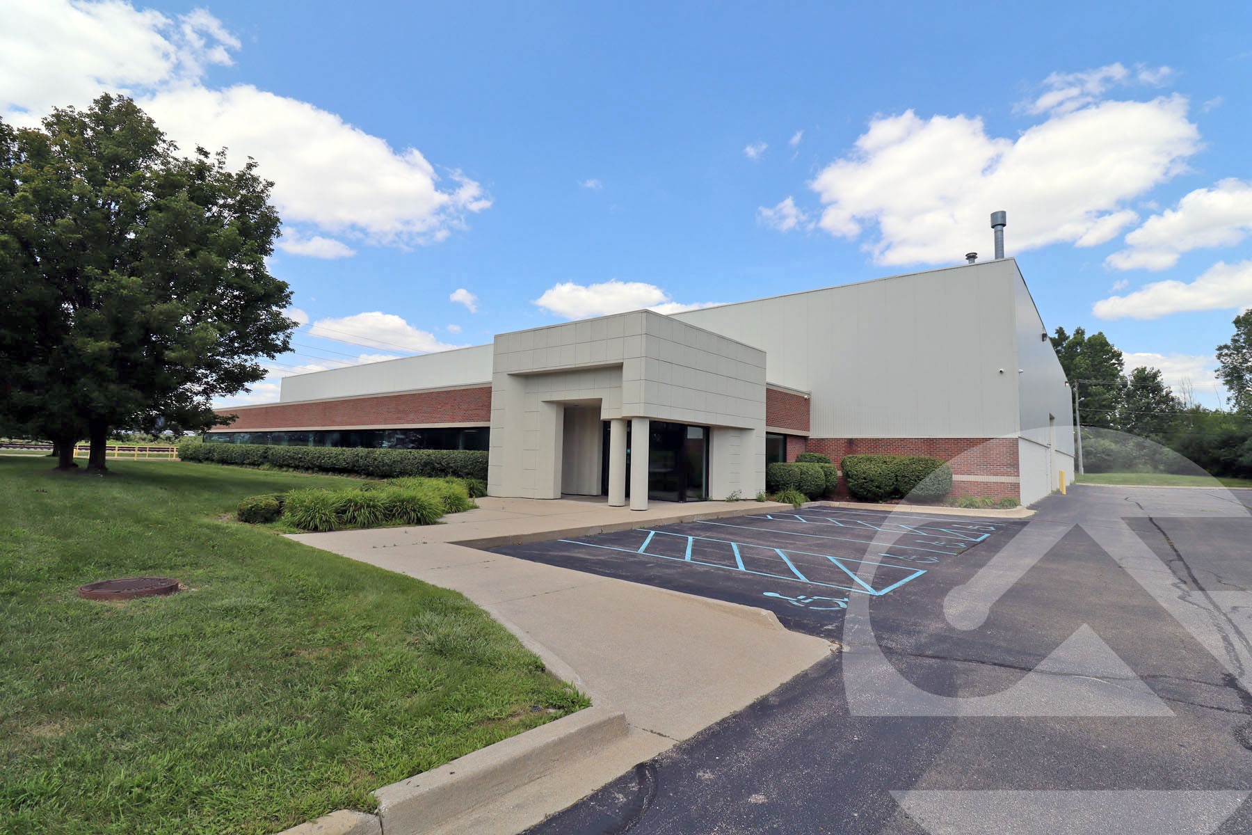 7021 Sterling Ponds Ct, Sterling Heights, MI for Rent