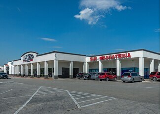 Houston, TX Storefront - 8201-8235 Broadway St