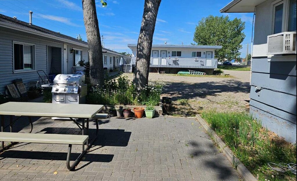 115 2nd St SE, Vulcan, AB for Sale