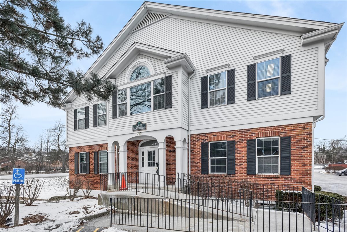 27W130 Roosevelt Rd, Winfield, IL for Rent