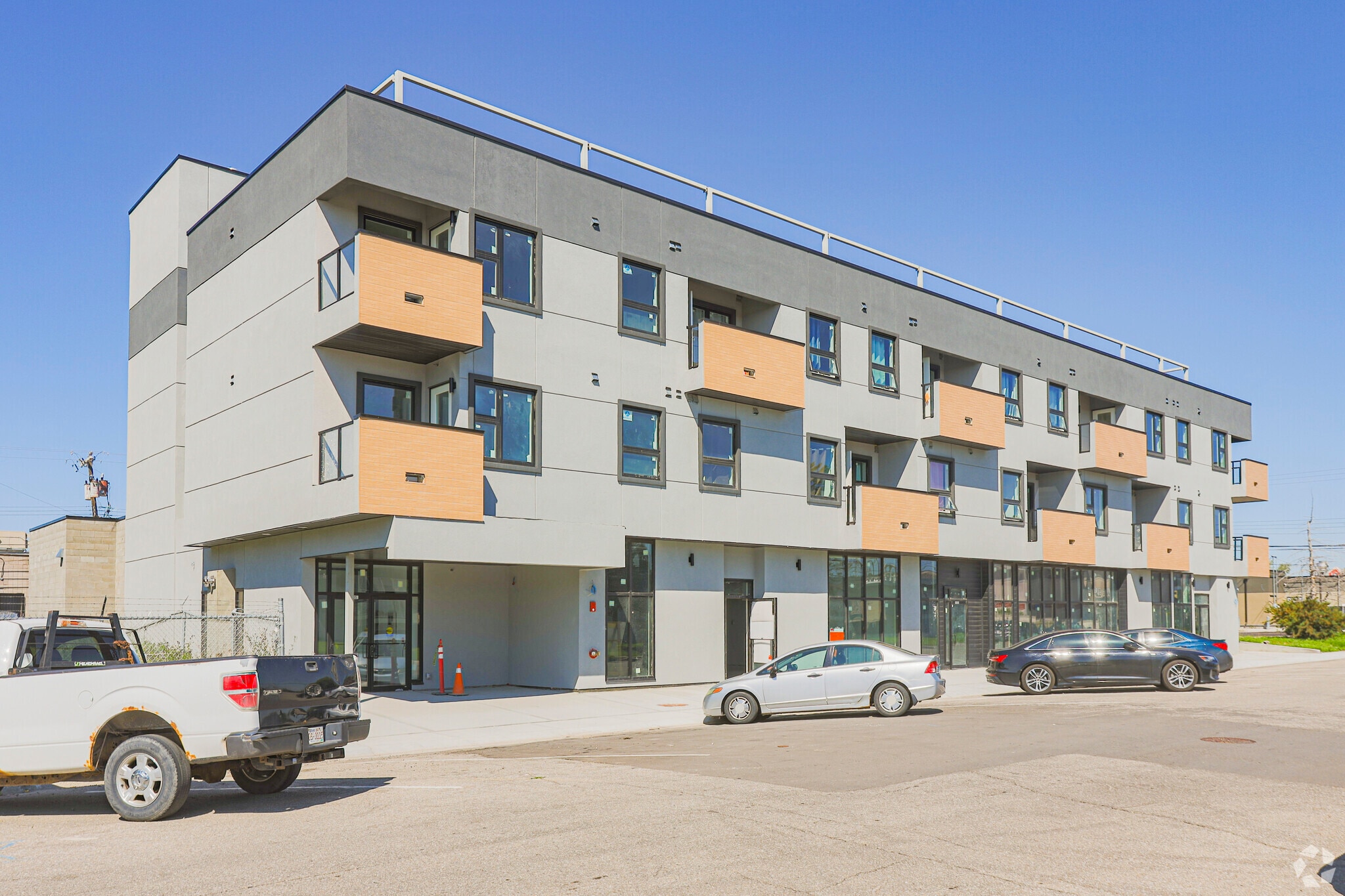 1823 37 St SE, Calgary, AB for Rent