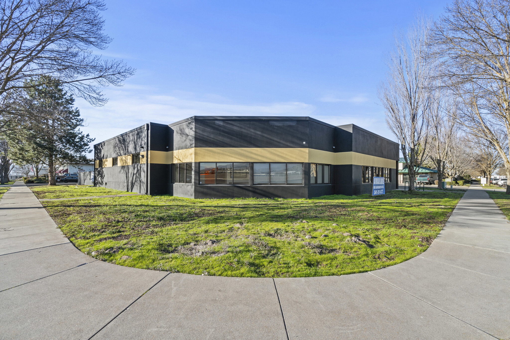 4731 Industry Dr, Medford, OR for Sale