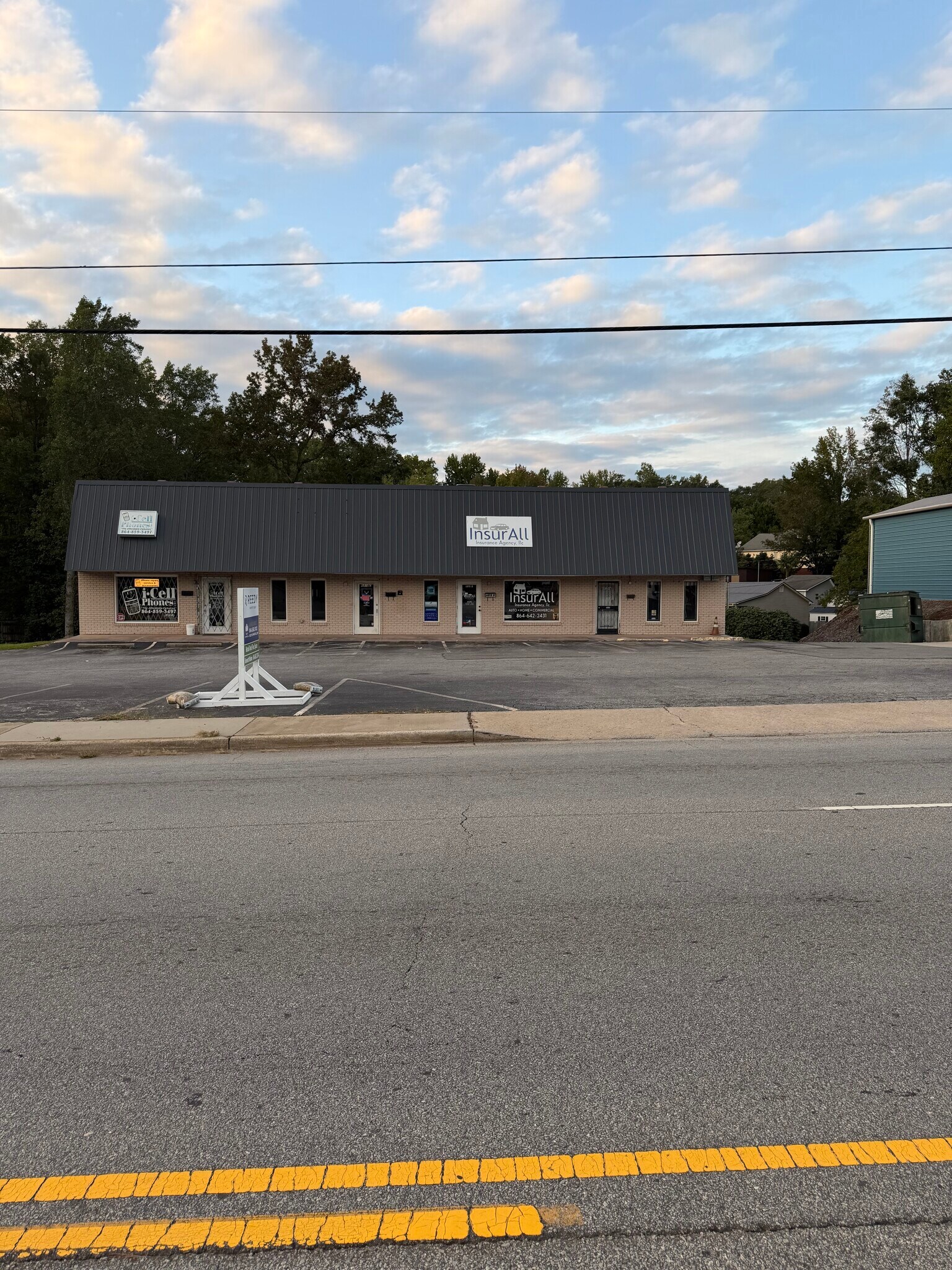 6818 Calhoun Memorial Hwy, Easley, SC for Rent