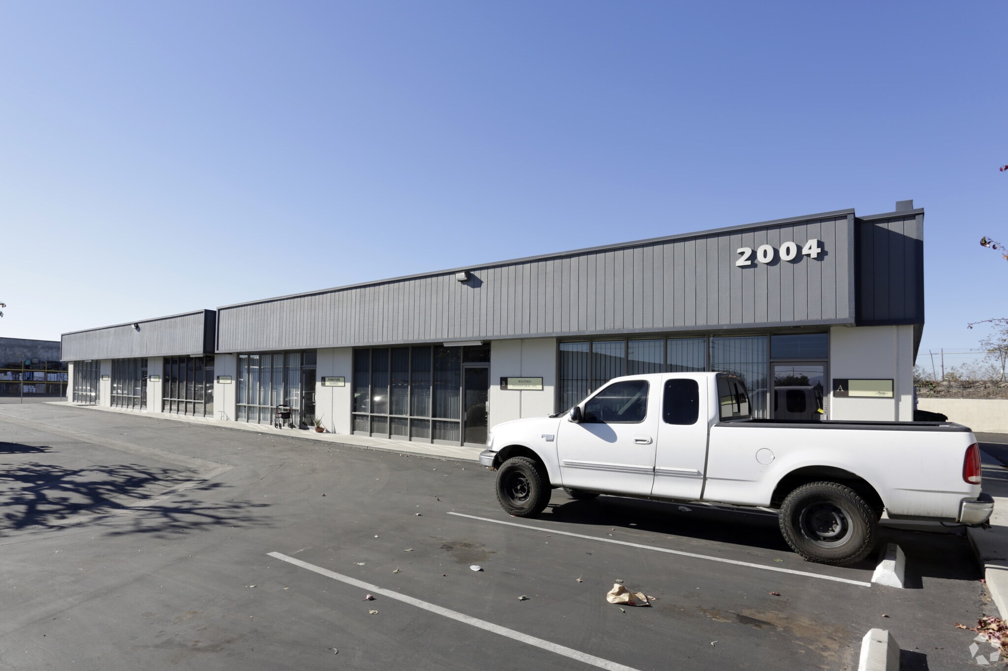 2004 S Yale St Santa Ana, CA 92704 Industrial Property for Sale on