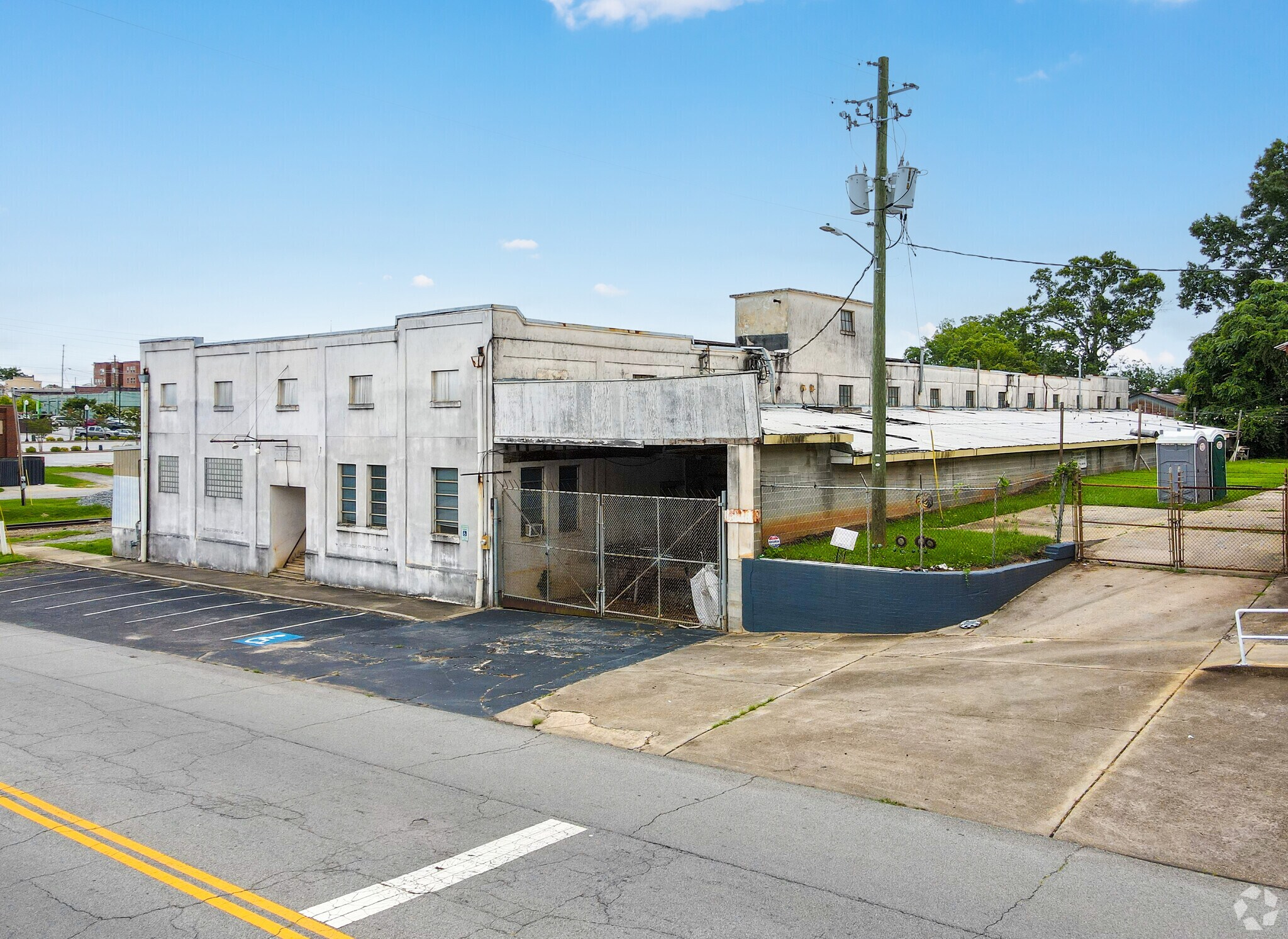 312 W Solomon St Griffin, GA 30223 Industrial Property for Lease on