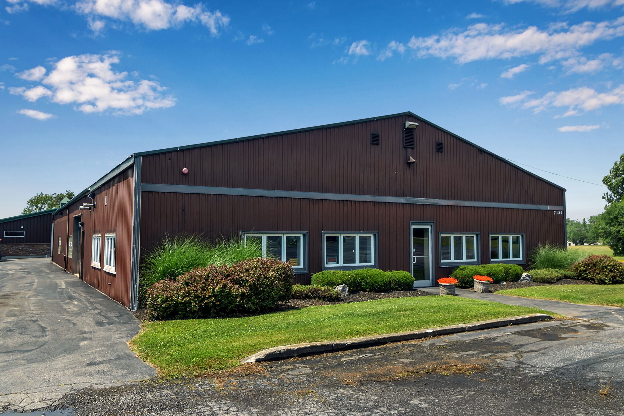 7120 Seneca St, Elma, NY for Rent