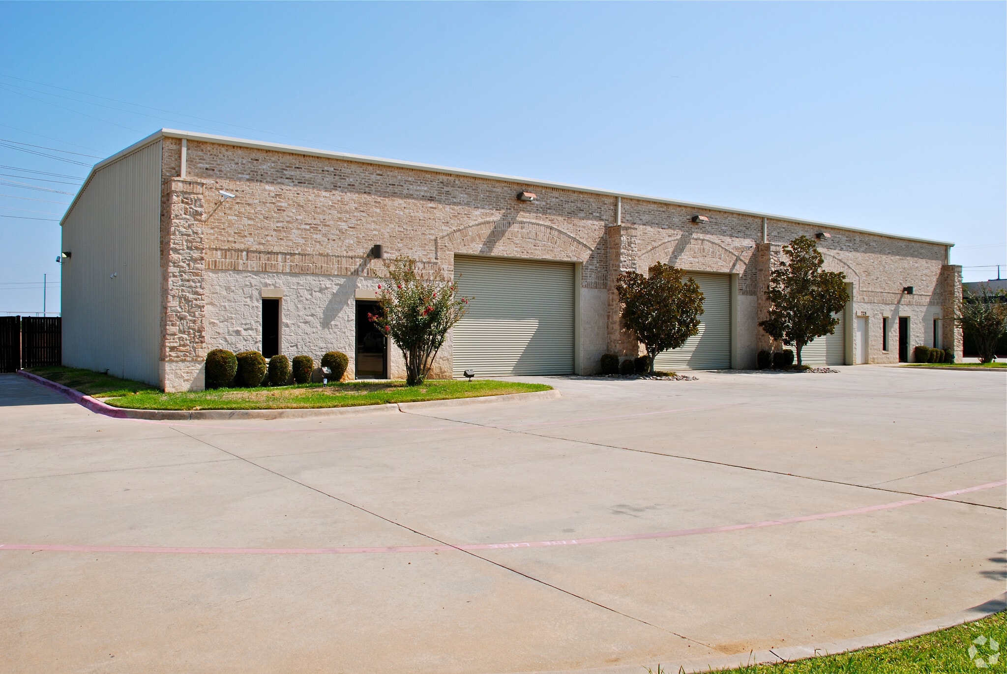 725 E Jones St, Lewisville, TX for Rent