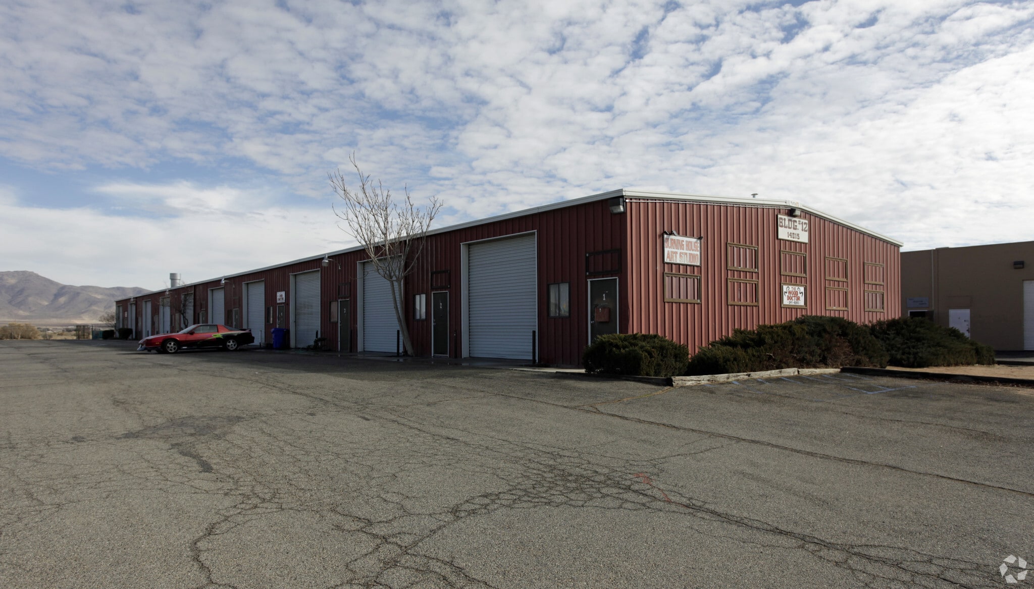 14015 Pioneer Rd, Apple Valley, CA for Rent
