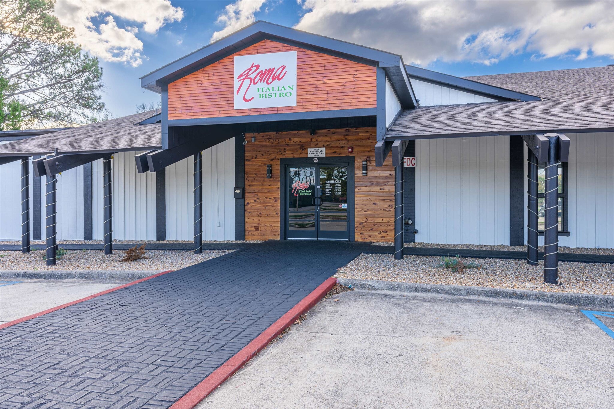 4840 Hatch Blvd, Muscle Shoals, AL for Sale