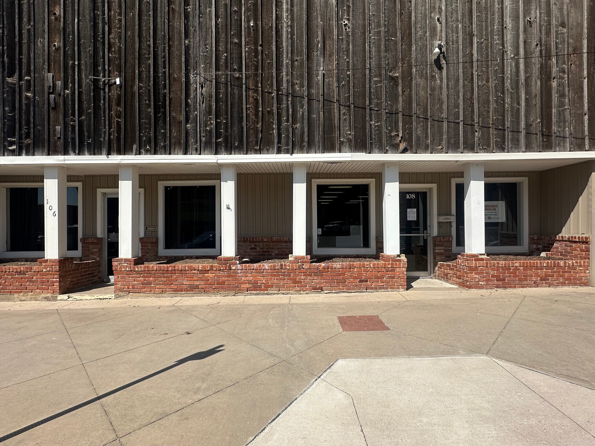 106 E Main St, Independence, KS for Sale