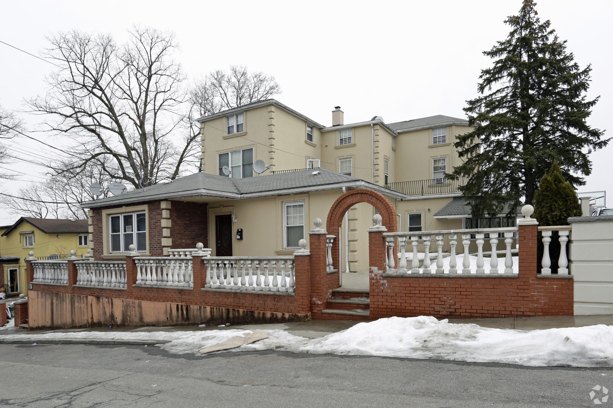 69 Starbuck St, Staten Island, NY for Sale