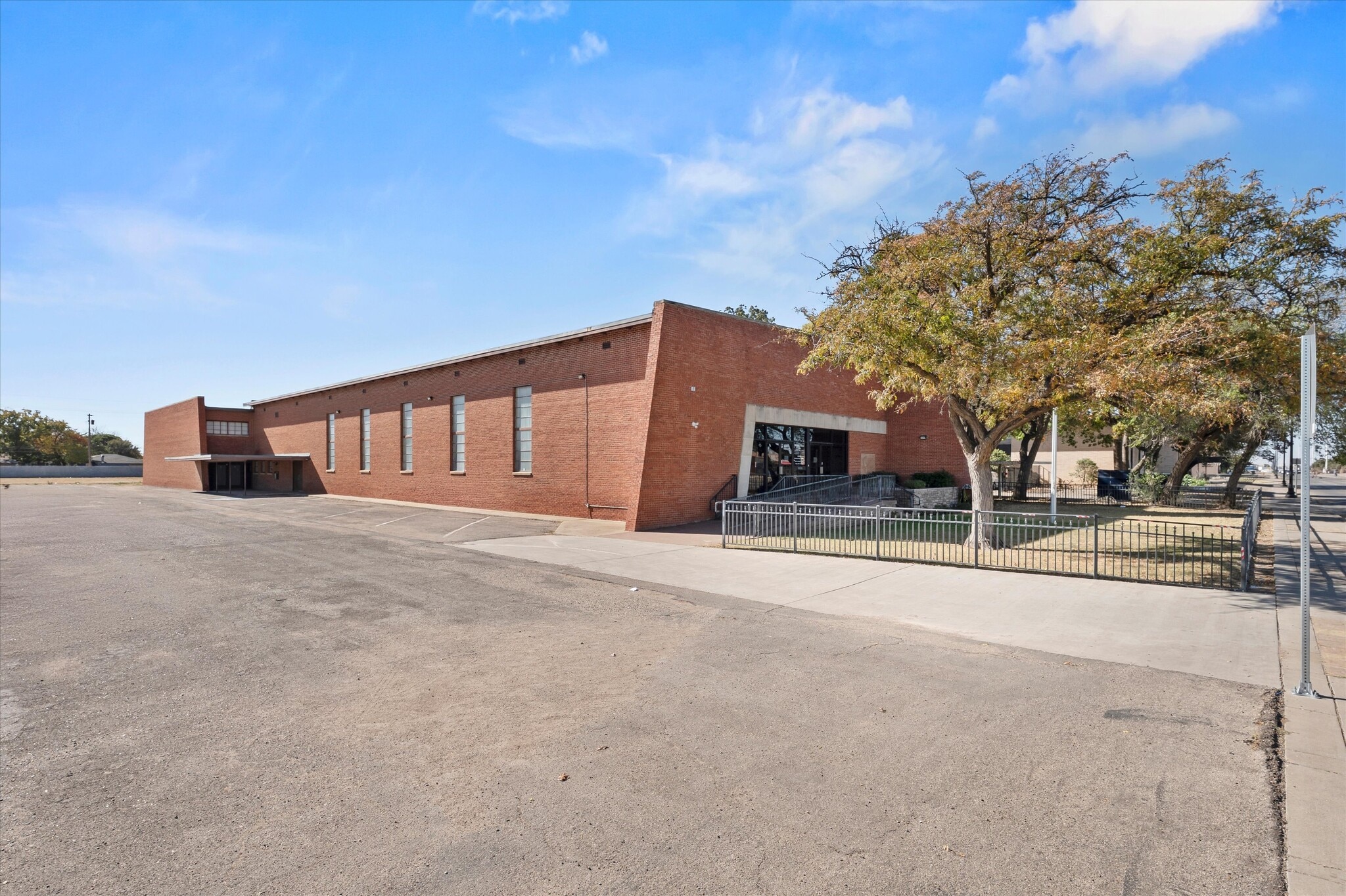 1911 34th St, Lubbock, TX for Sale