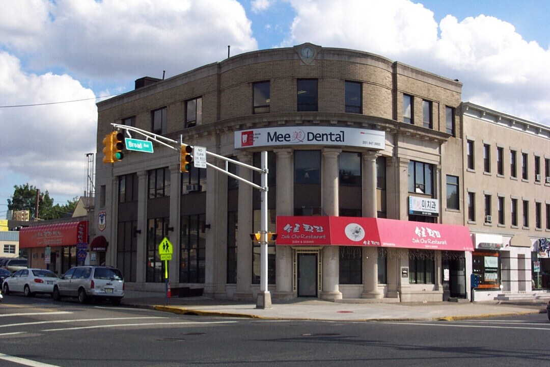 280 Broad Ave, Palisades Park, NJ for Rent