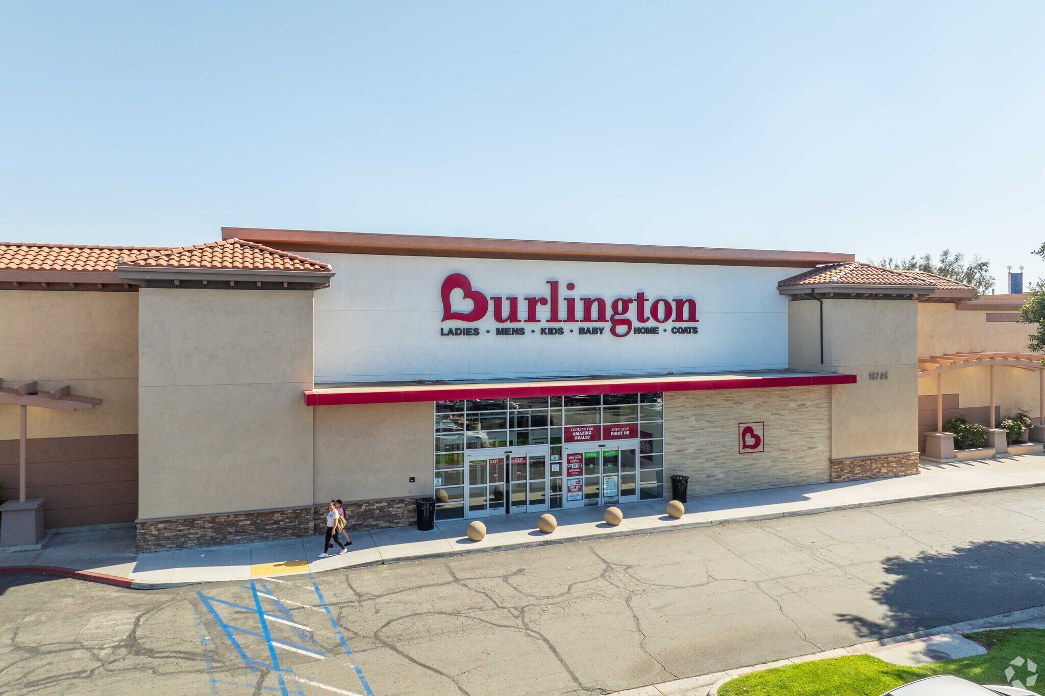 16755-16873 Valley Blvd, Fontana, CA for Rent