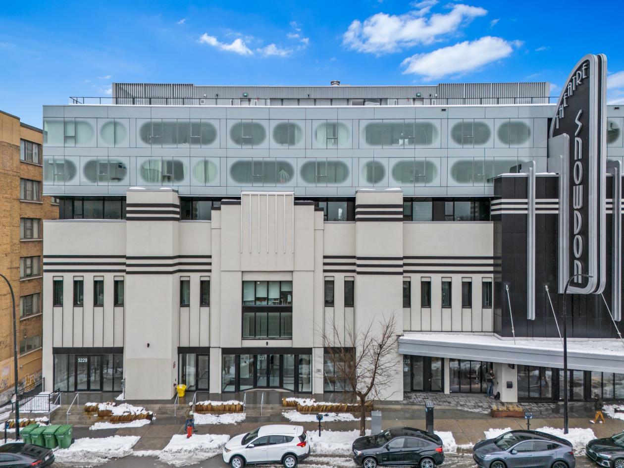 5229 Boul Décarie, Montréal, QC for Sale