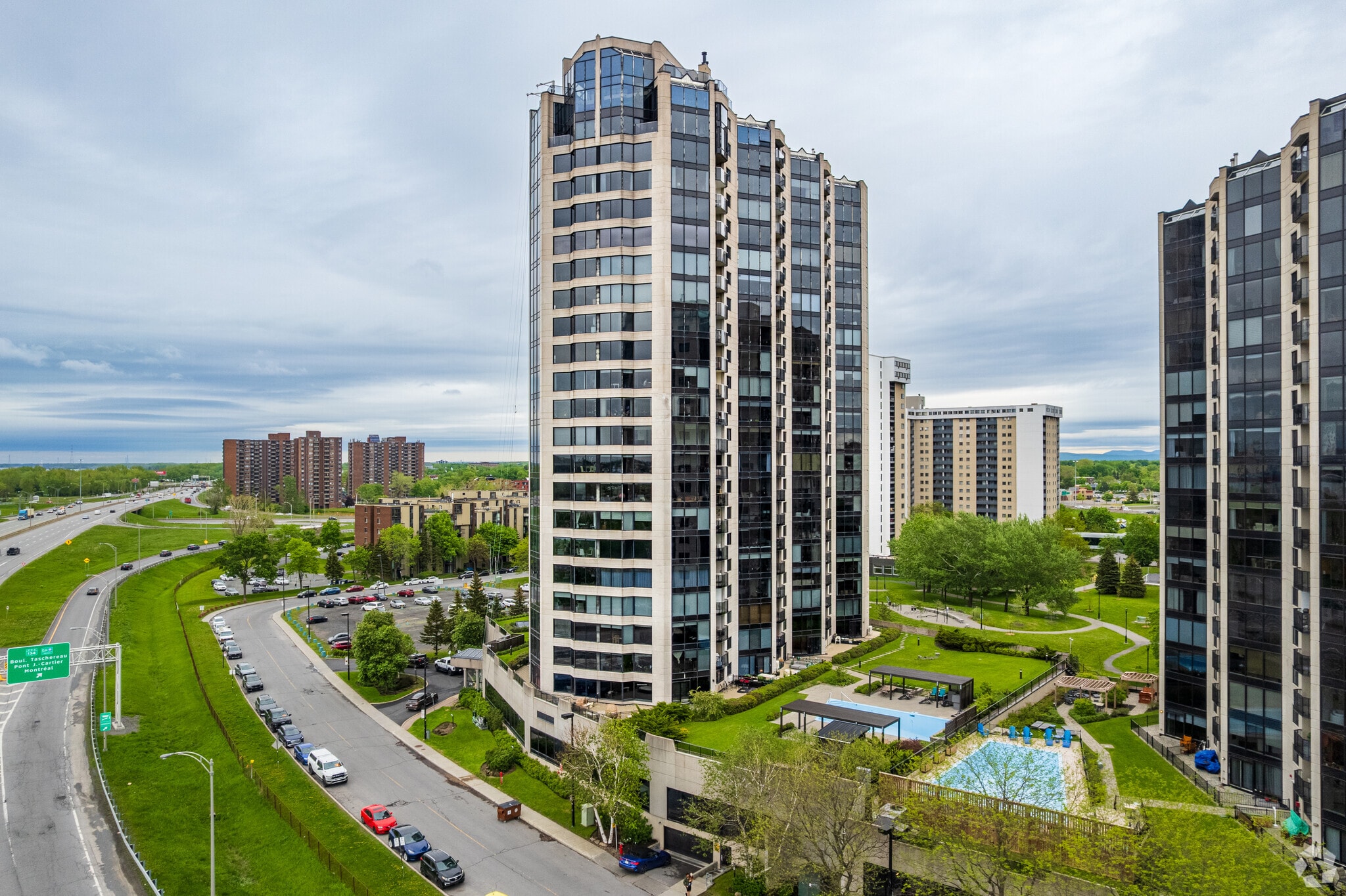 70 Rue De La Barre, Longueuil, QC for Sale