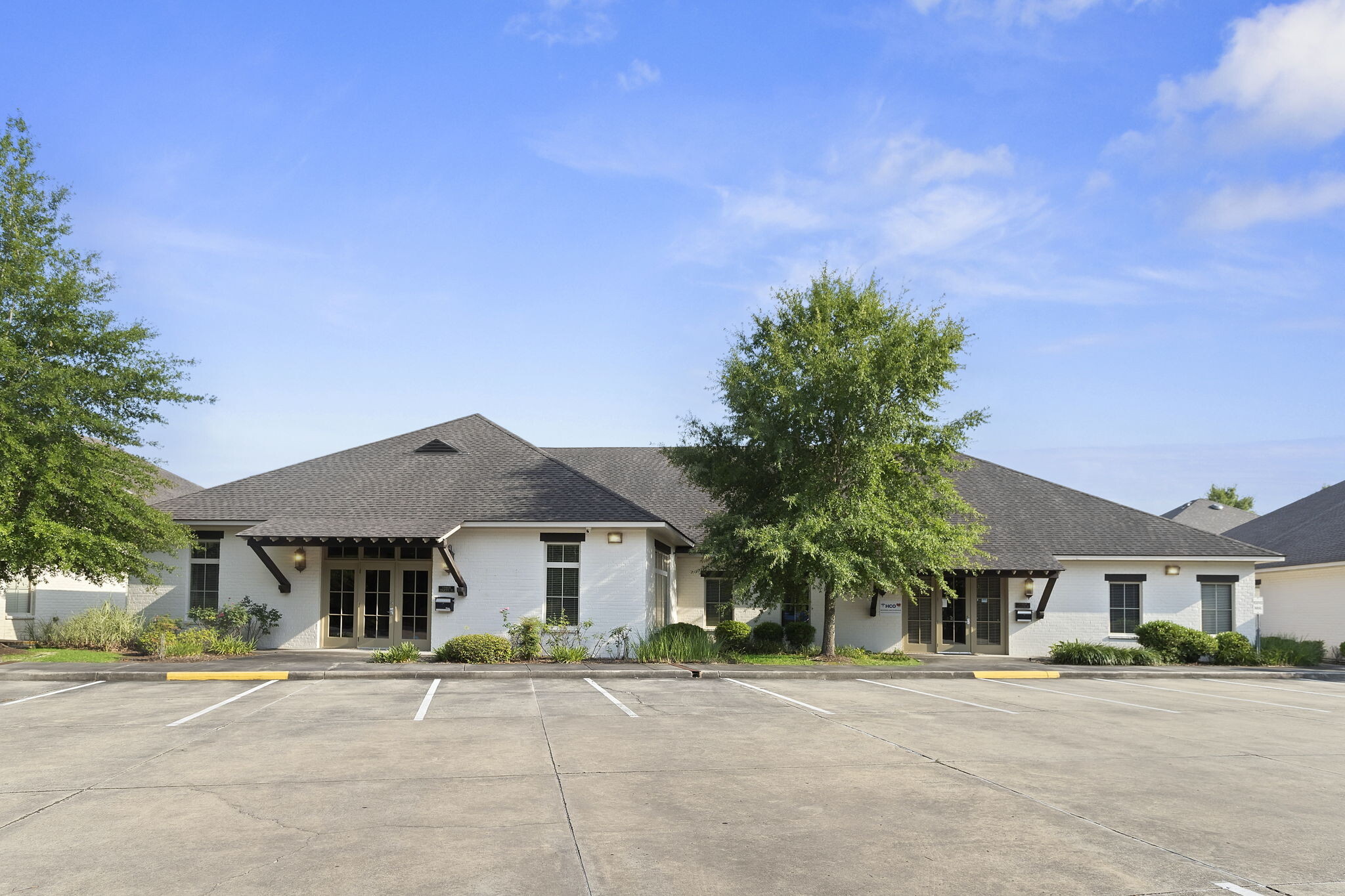 11408 N Lake Sherwood Ave, Baton Rouge, LA for Sale
