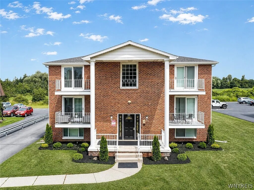 6293 Robinson Rd, Lockport, NY for Sale