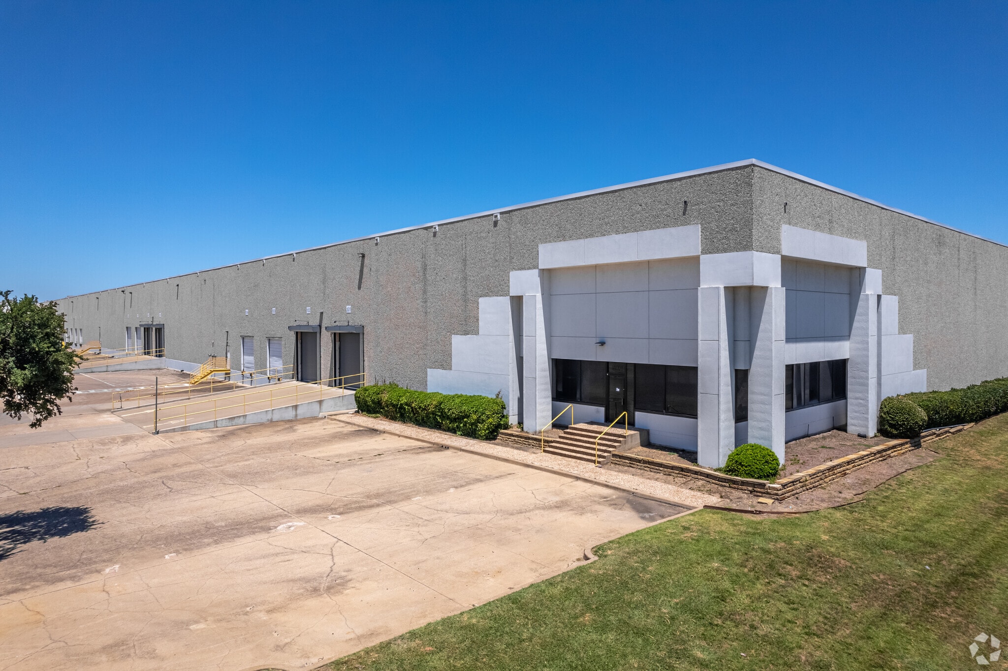 8901 Forney Rd, Dallas, TX for Rent