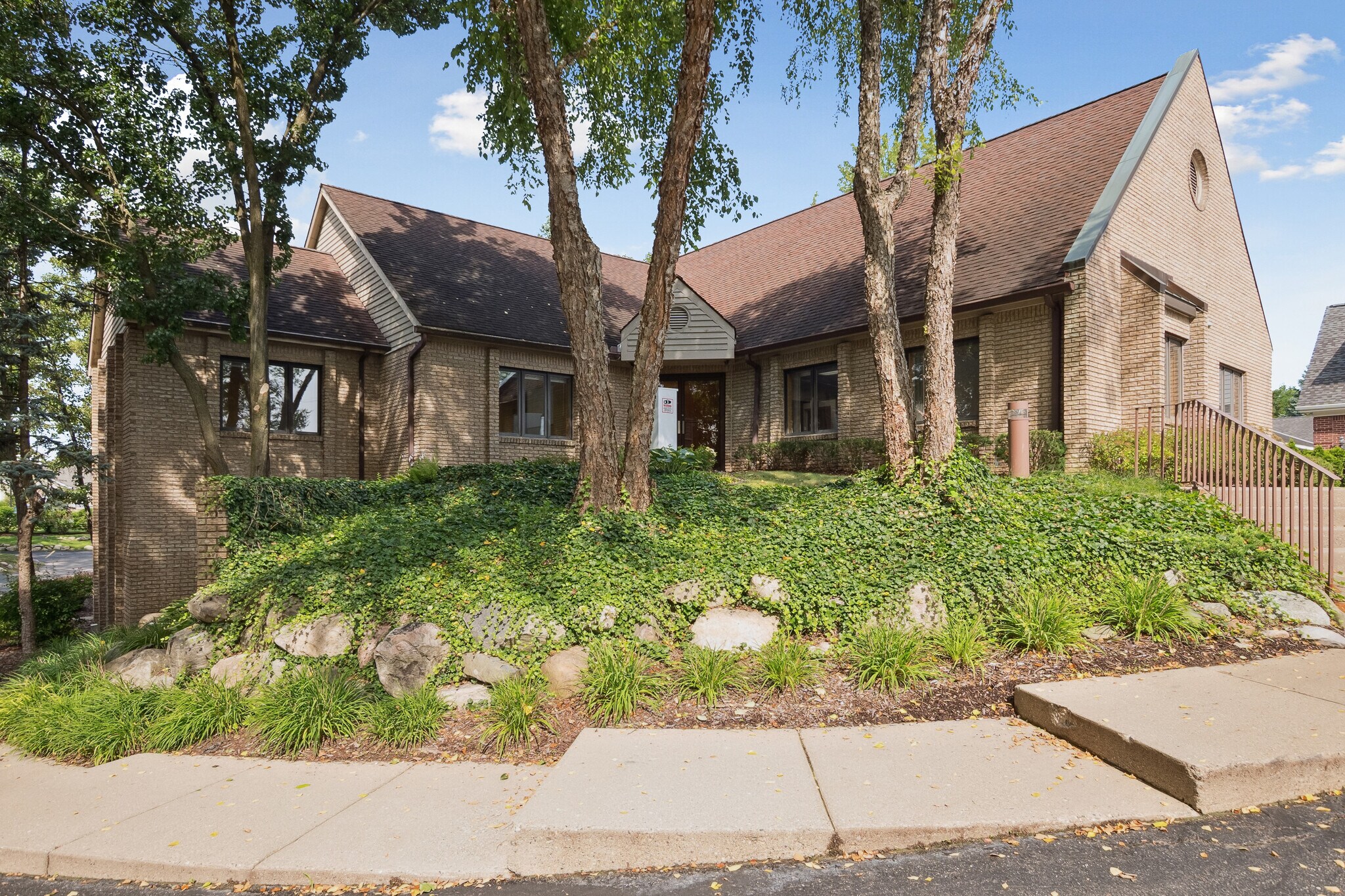 1181 N Milford Rd, Milford, MI for Sale