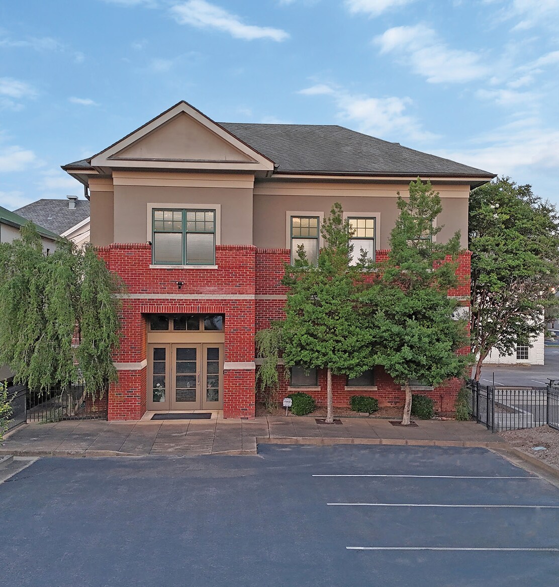 1052 Oakhaven Rd, Memphis, TN for Sale