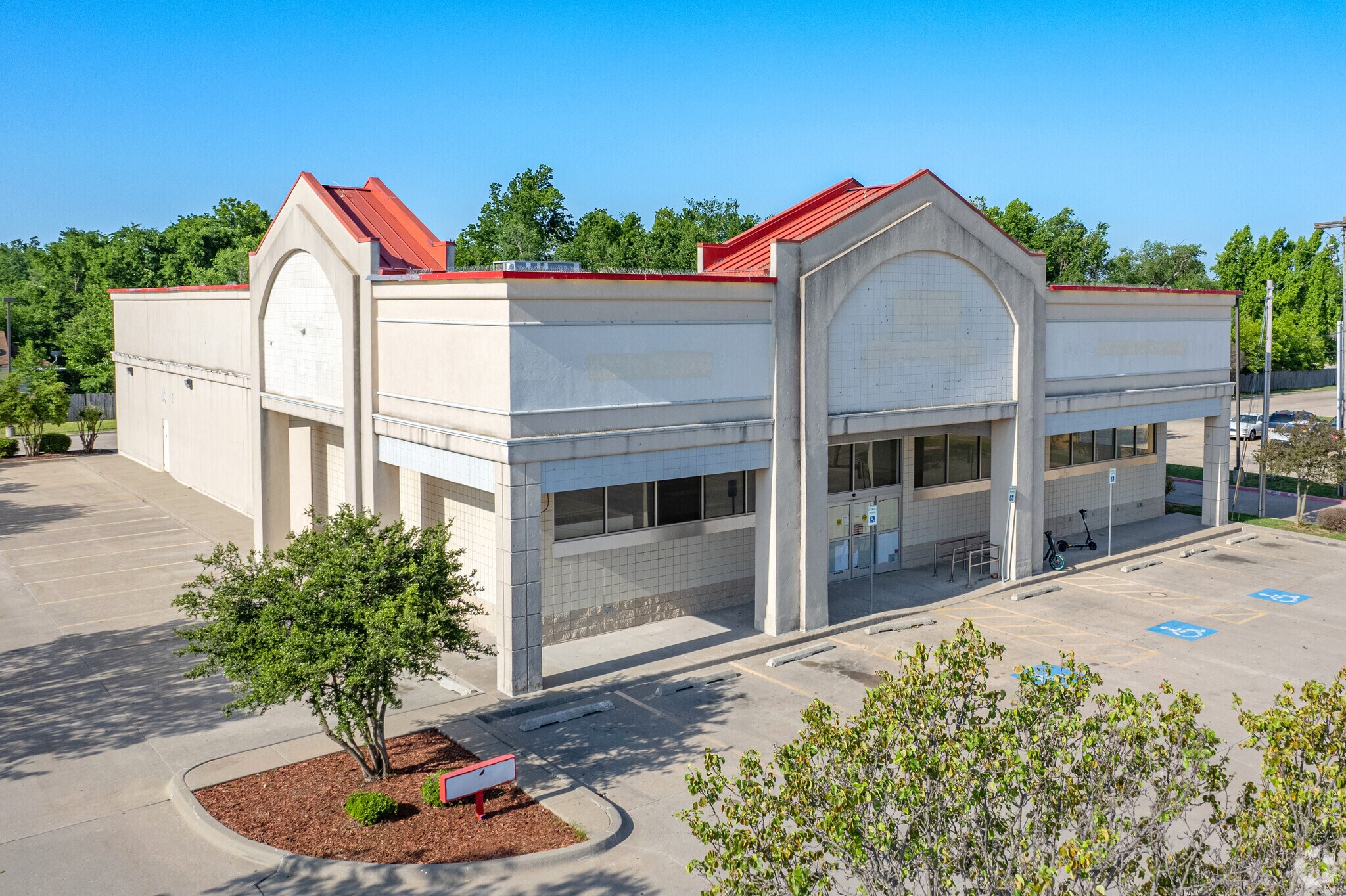 700 W Main St, Norman, OK for Sale