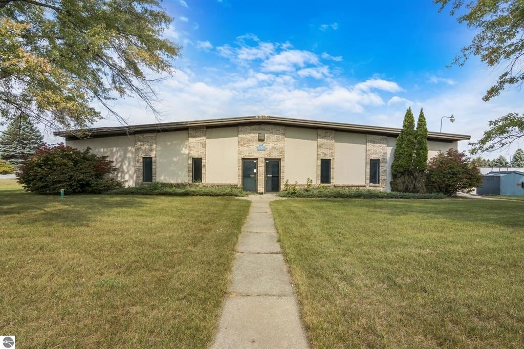 926 Frisbie St, Cadillac, MI for Sale