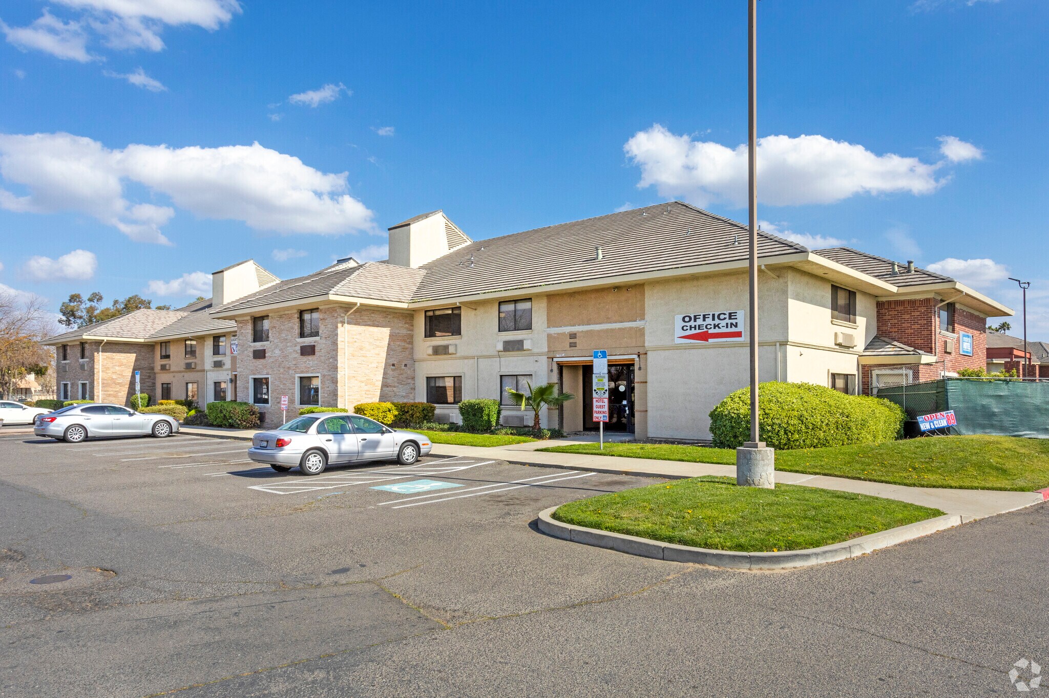 1720 Sisk Rd, Modesto, CA for Sale