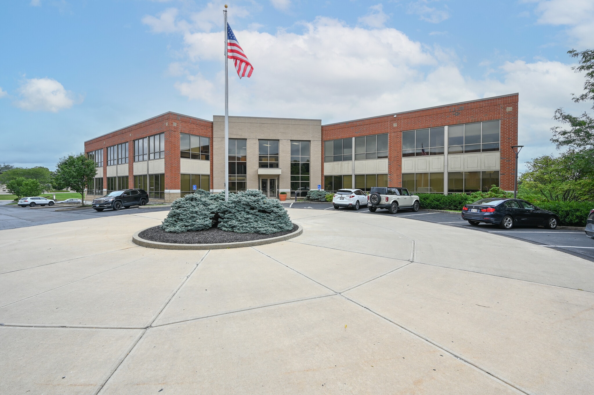 4755 Lake Forest Dr, Blue Ash, OH for Rent