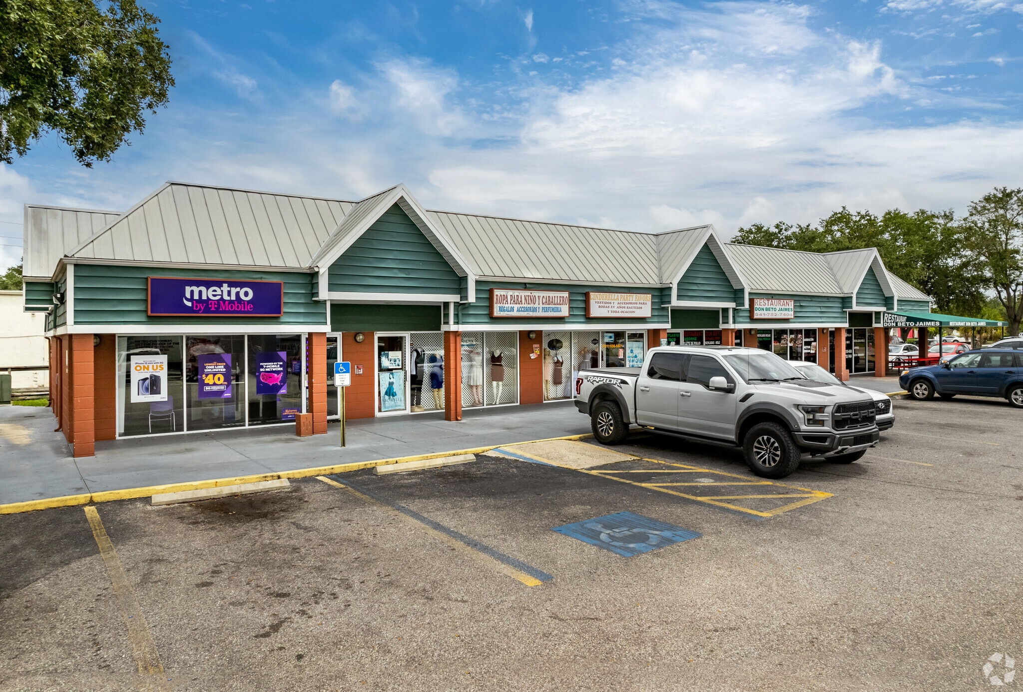 6320 15th St, Sarasota, FL for Rent