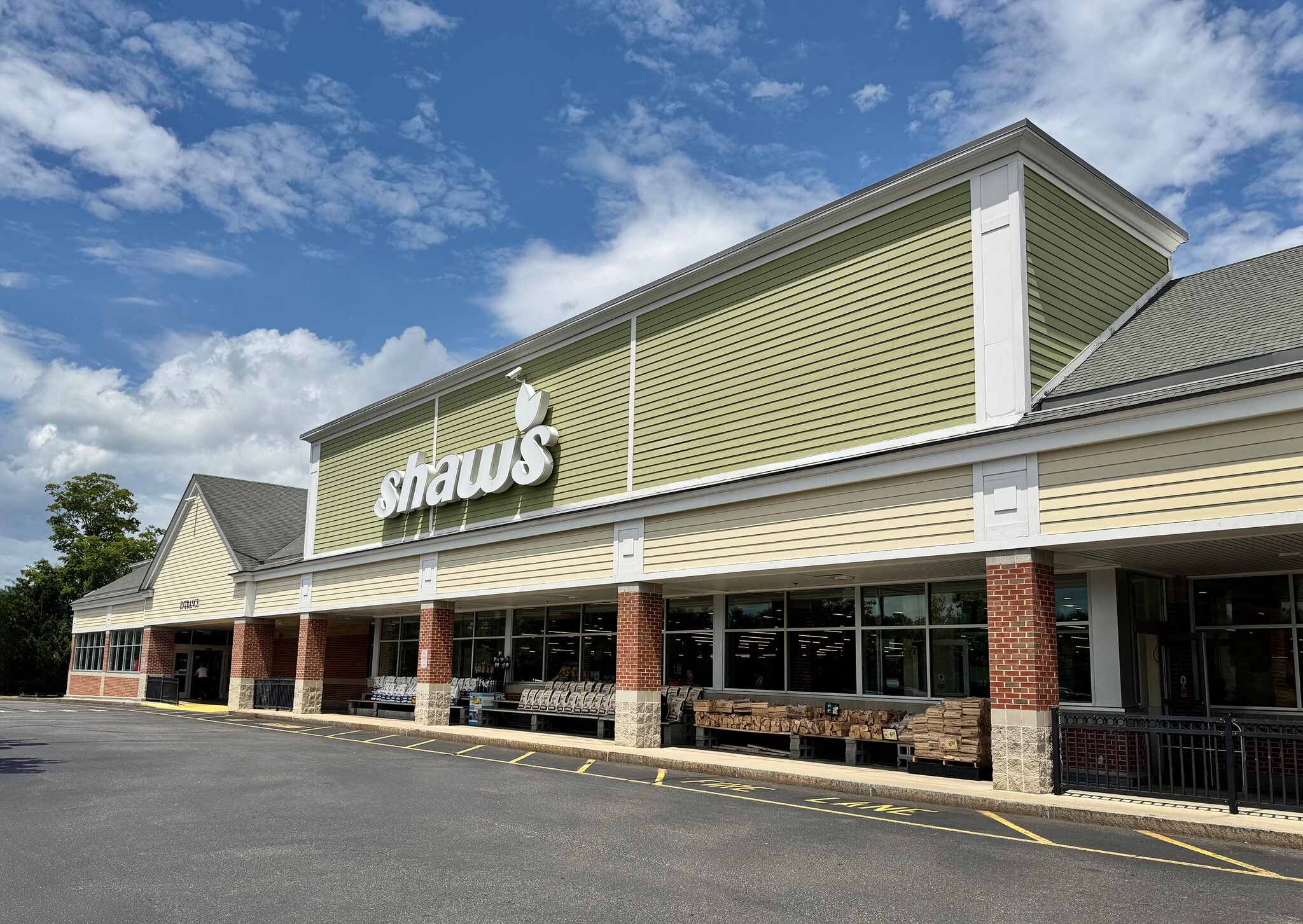 4-8 Plaistow Rd, Plaistow, NH for Rent