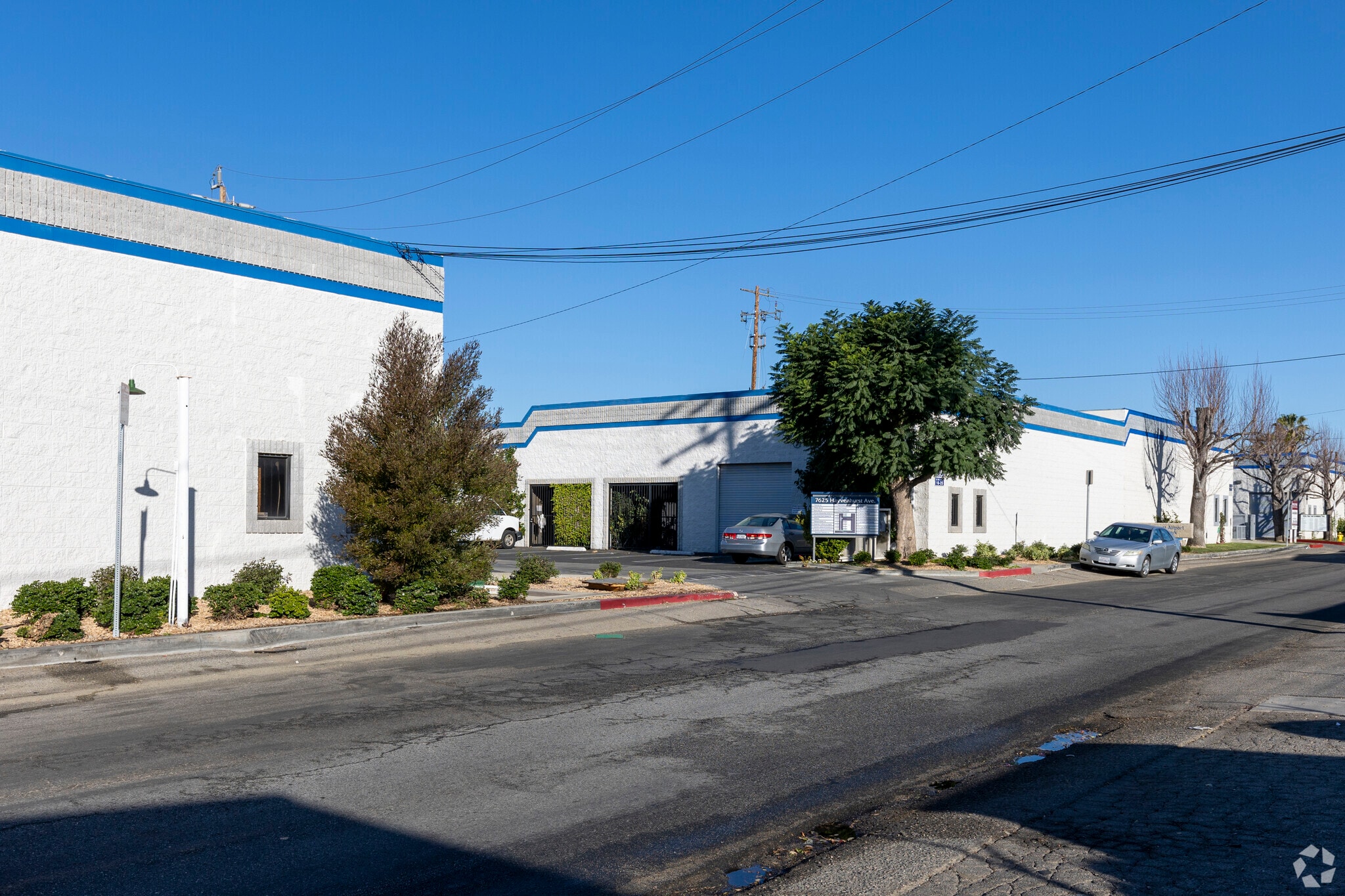 7625 Hayvenhurst Ave, Van Nuys, CA for Rent