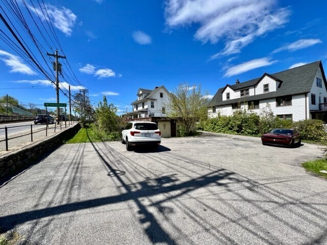 578 Tarrytown Rd, White Plains, NY for Rent