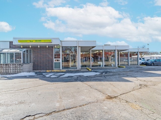 1060 Busse Hwy, Park Ridge, IL for Sale