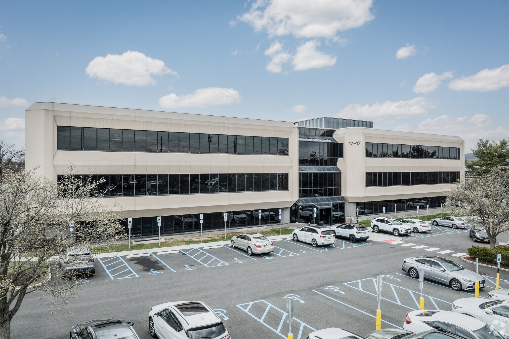 17-17 Route 208, Fair Lawn, NJ for Rent