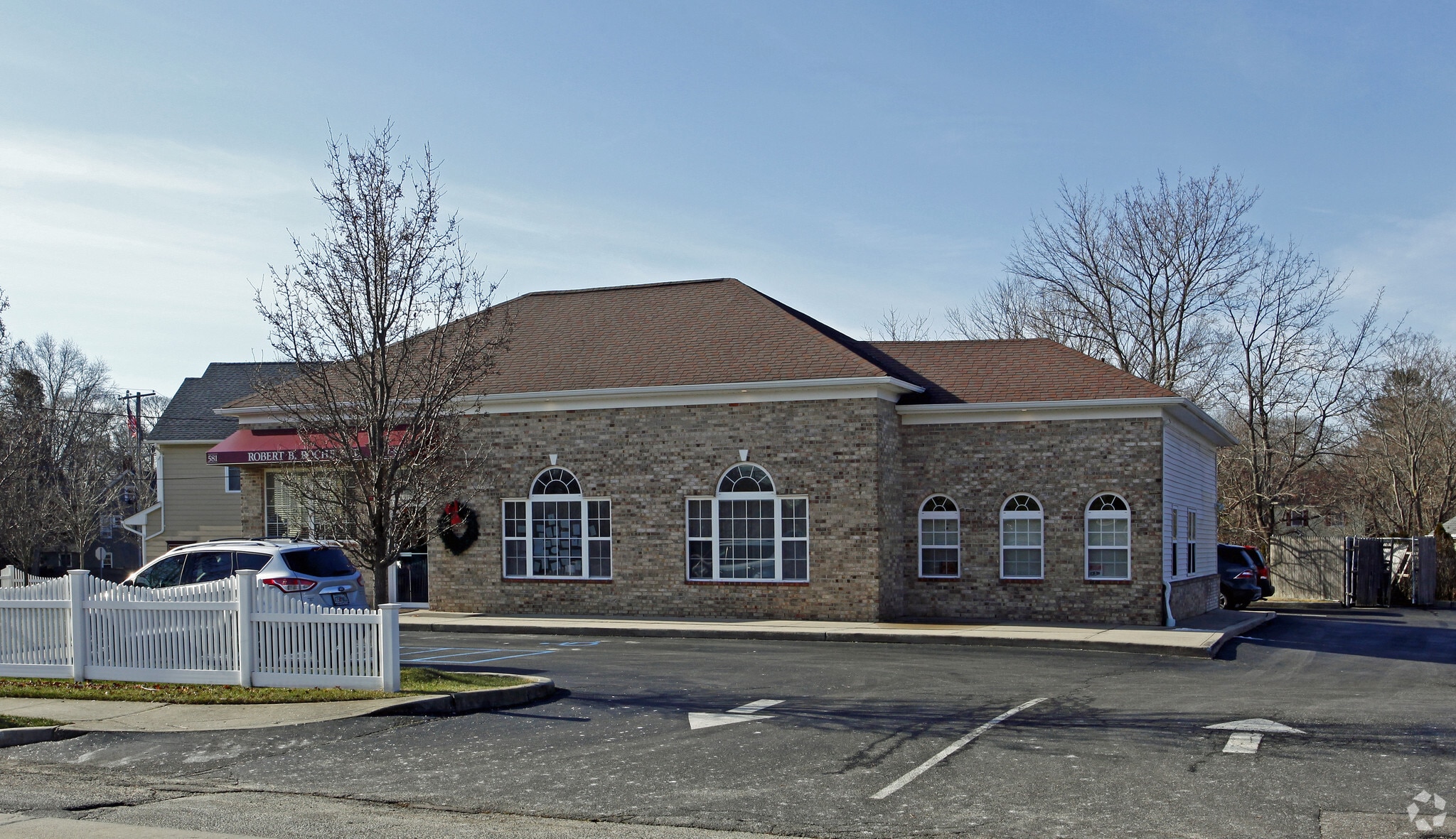 581 Middle Rd, Bayport, NY for Sale