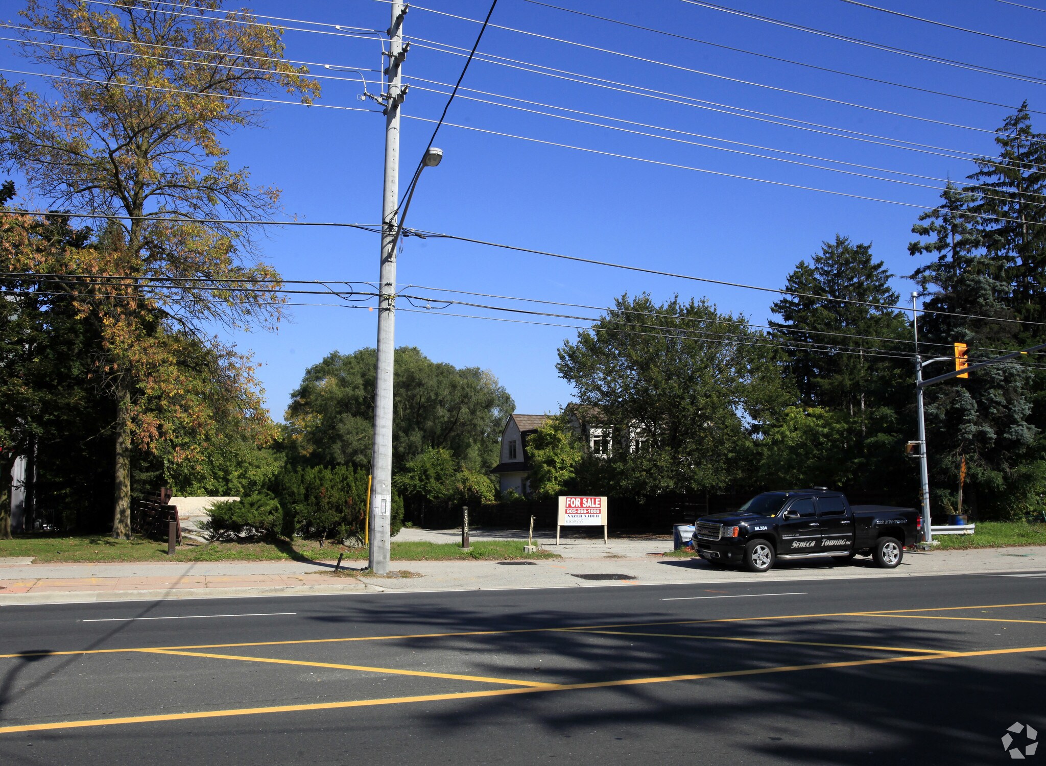1575 Hurontario St, Mississauga, ON for Sale