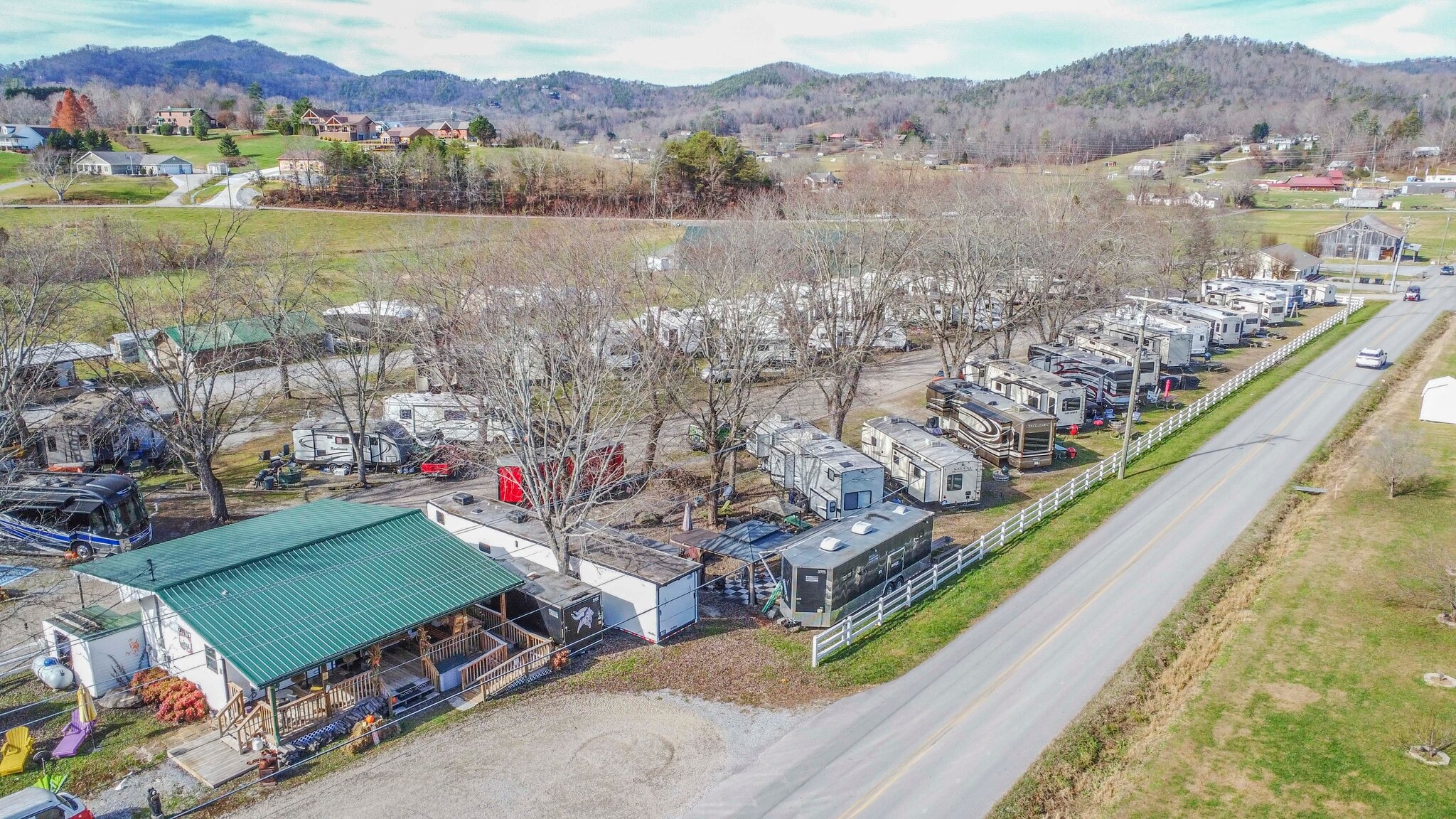 3330 Line Springs Rd, Sevierville, TN for Sale