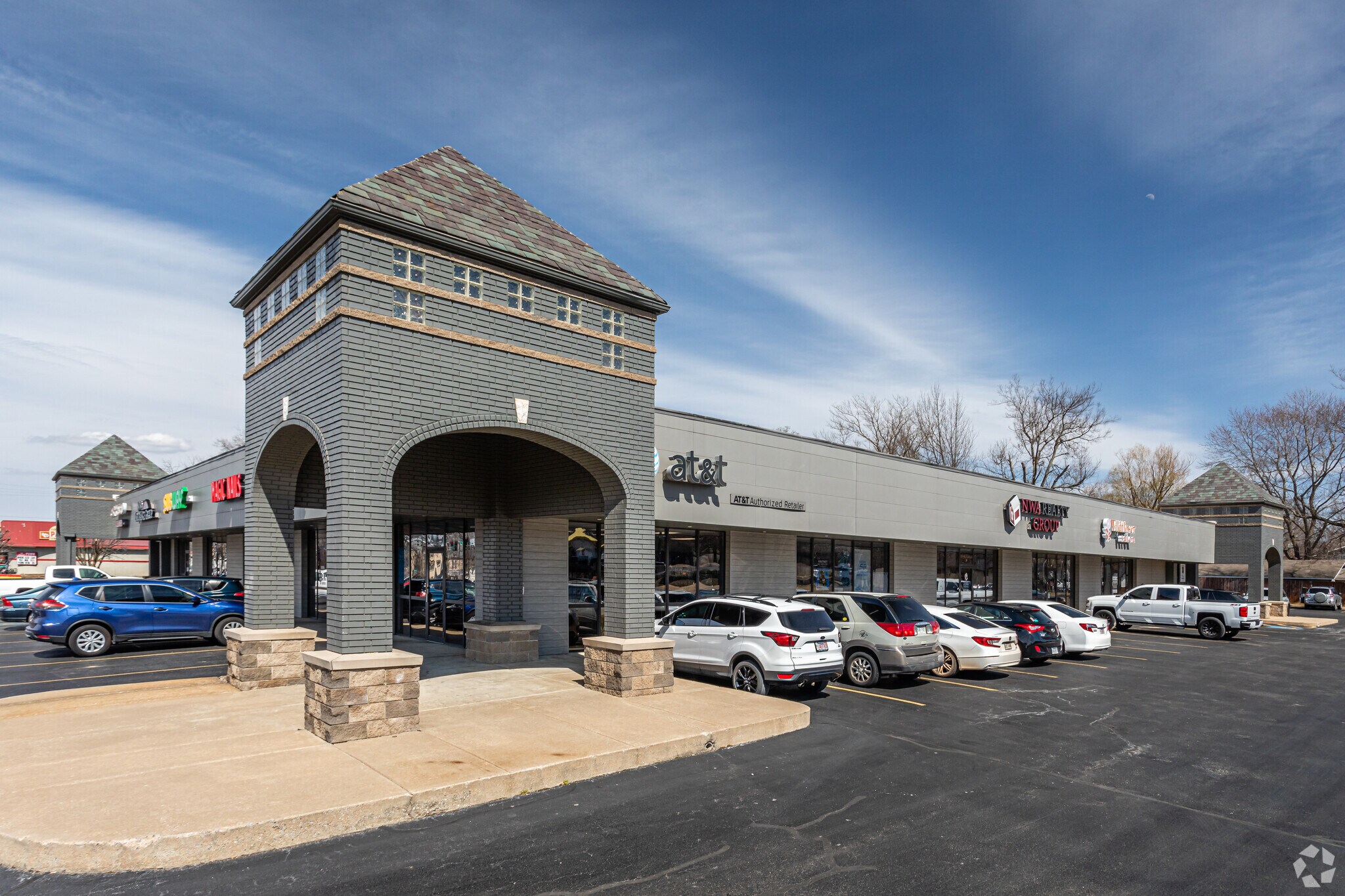 813 W Central Ave, Bentonville, AR for Rent