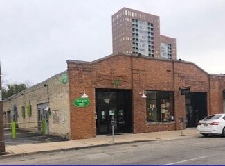 Milwaukee, WI Retail - 2100-2124 N Farwell Ave