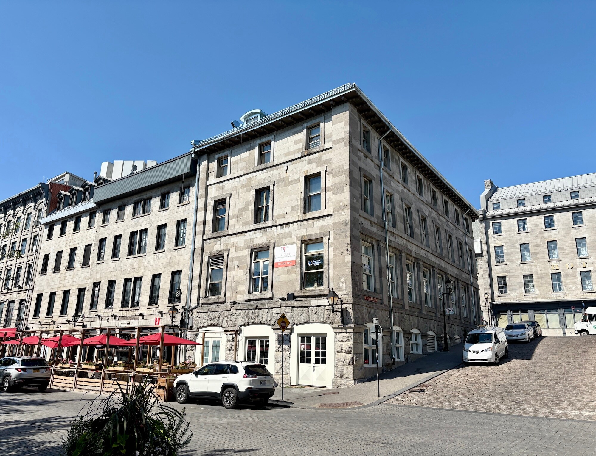 266-272 Rue Saint-Paul E, Montréal, QC for Rent