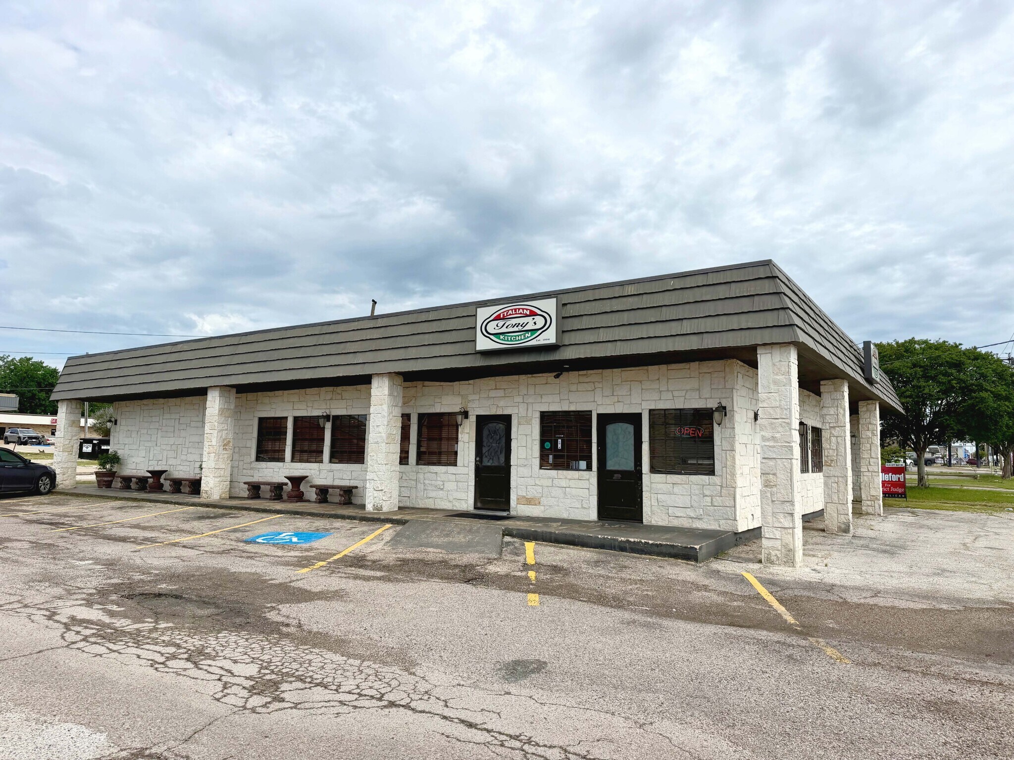 6106 Wesley St, Greenville, TX for Sale