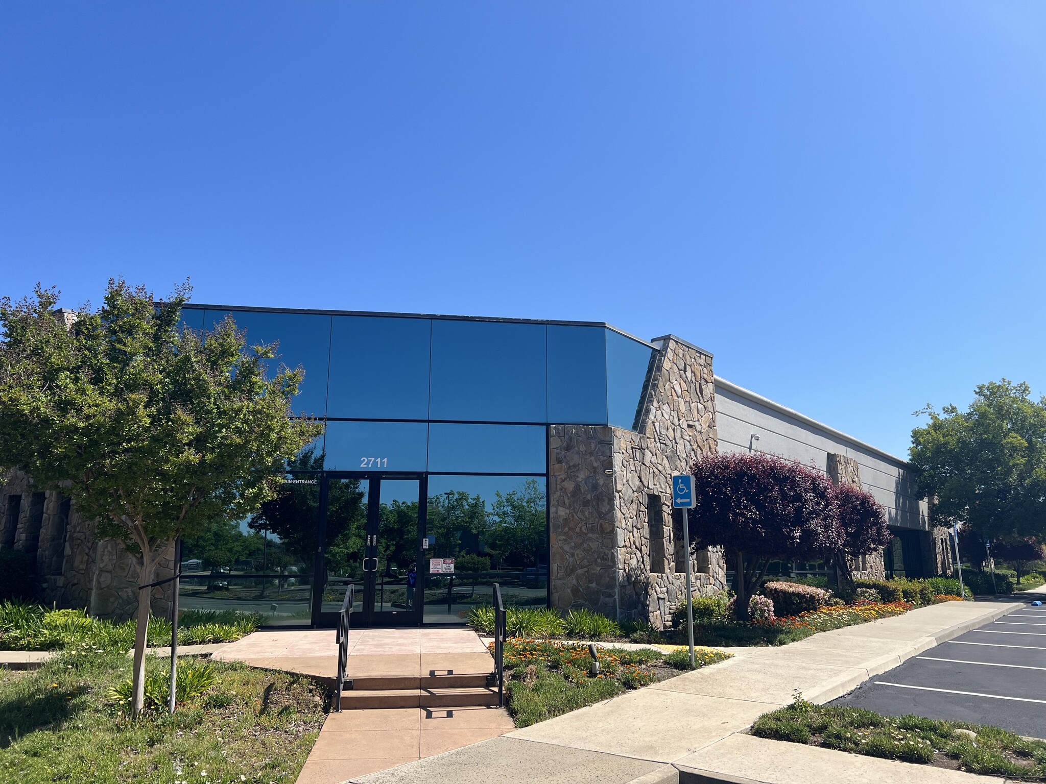 2711 Citrus Rd, Rancho Cordova, CA for Sale