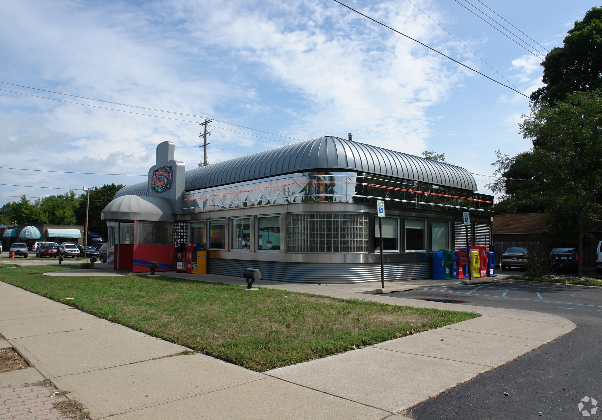 2211 S Cedar St, Lansing, MI for Sale