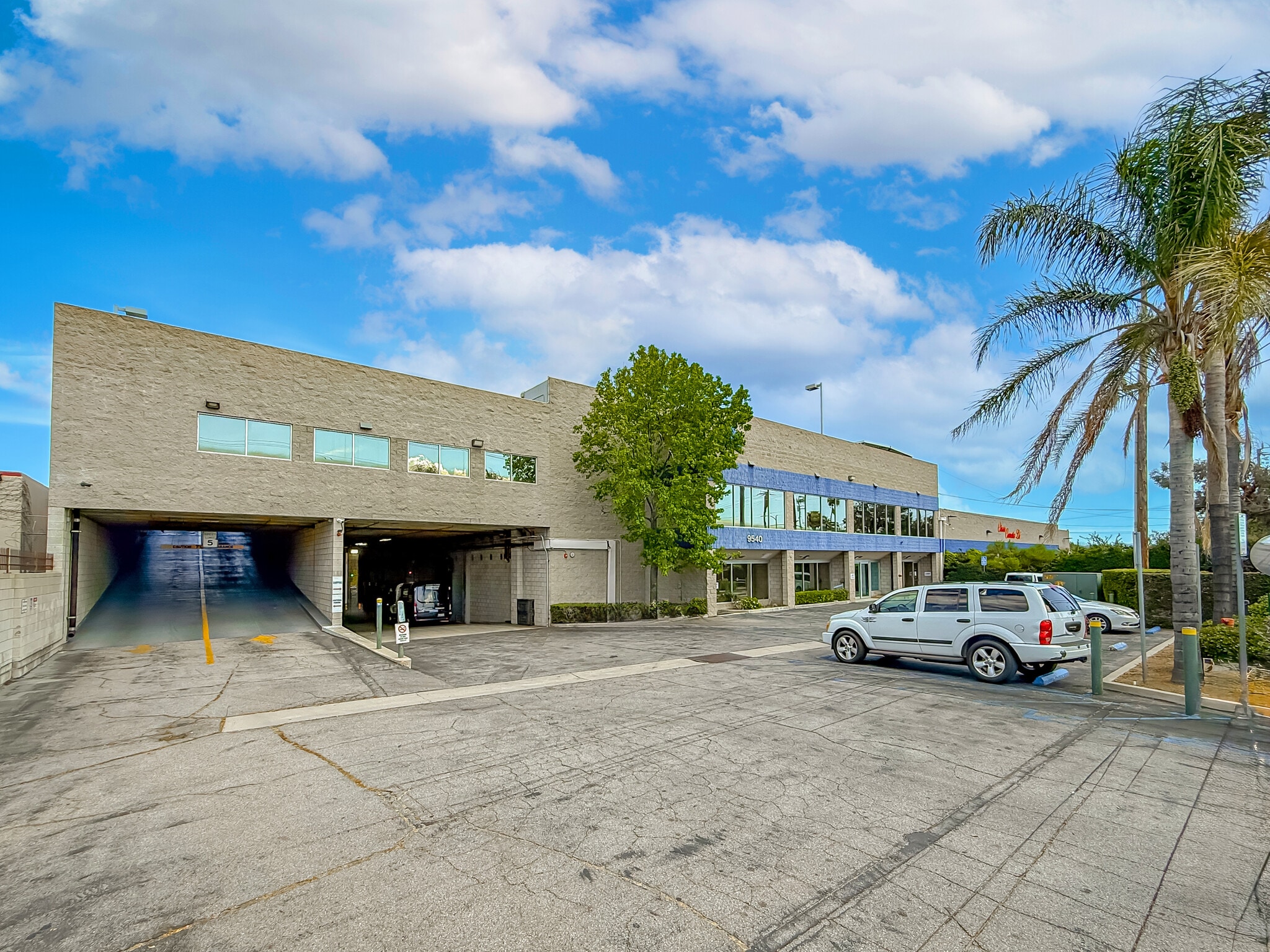 9540 De Soto Ave, Chatsworth, CA for Rent