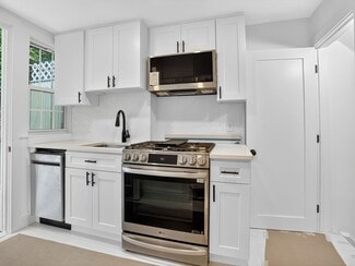 Sunnyside, NY Specialty - 3982 45th St