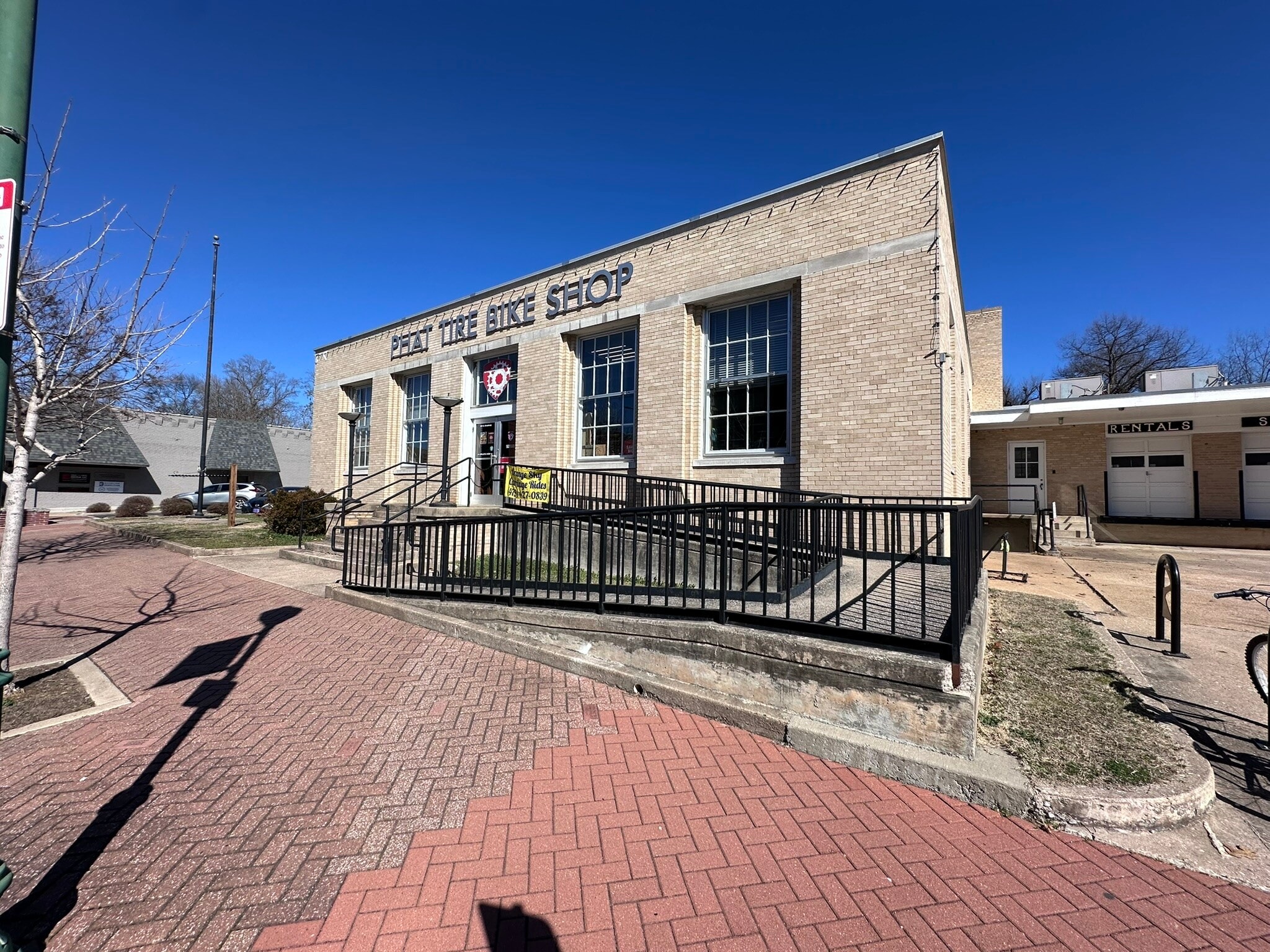 101 Broadway St S, Siloam Springs, AR for Sale
