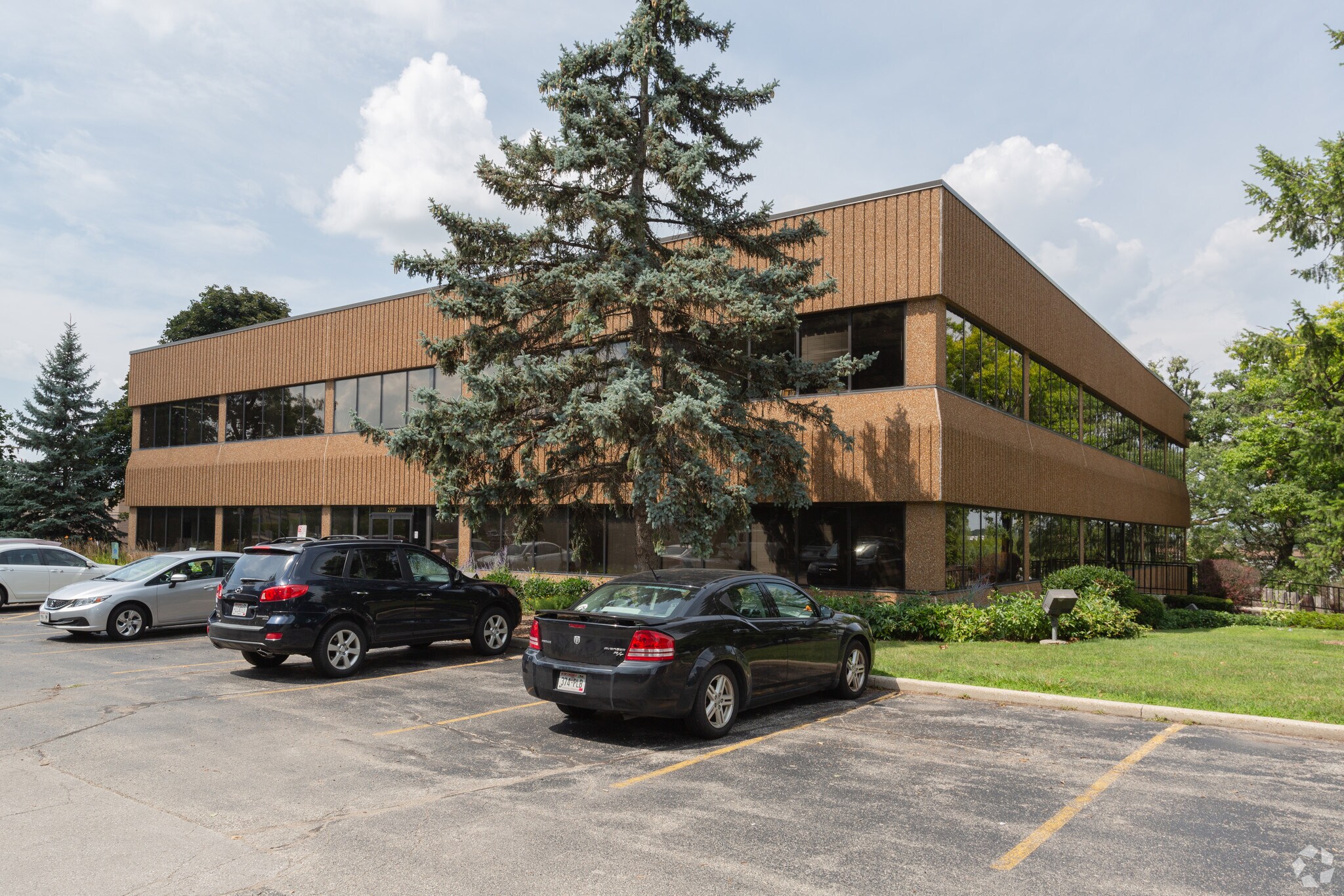 2727 N Grandview Blvd, Waukesha, WI for Rent