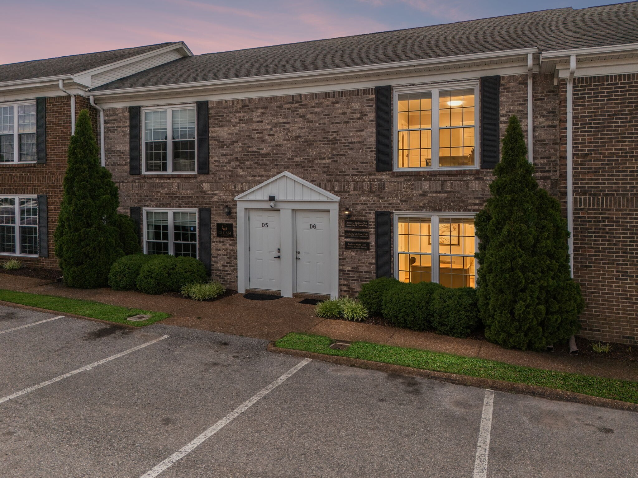 109 Holiday Ct, Franklin, TN for Sale